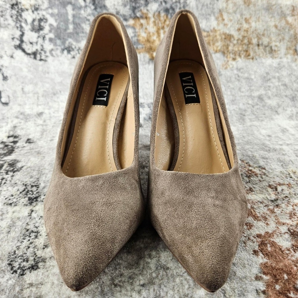VICI Block Heels Pumps Womens 8 Jasmin Taupe Suede Pointed Toe Faux Suede - Picture 2 of 13